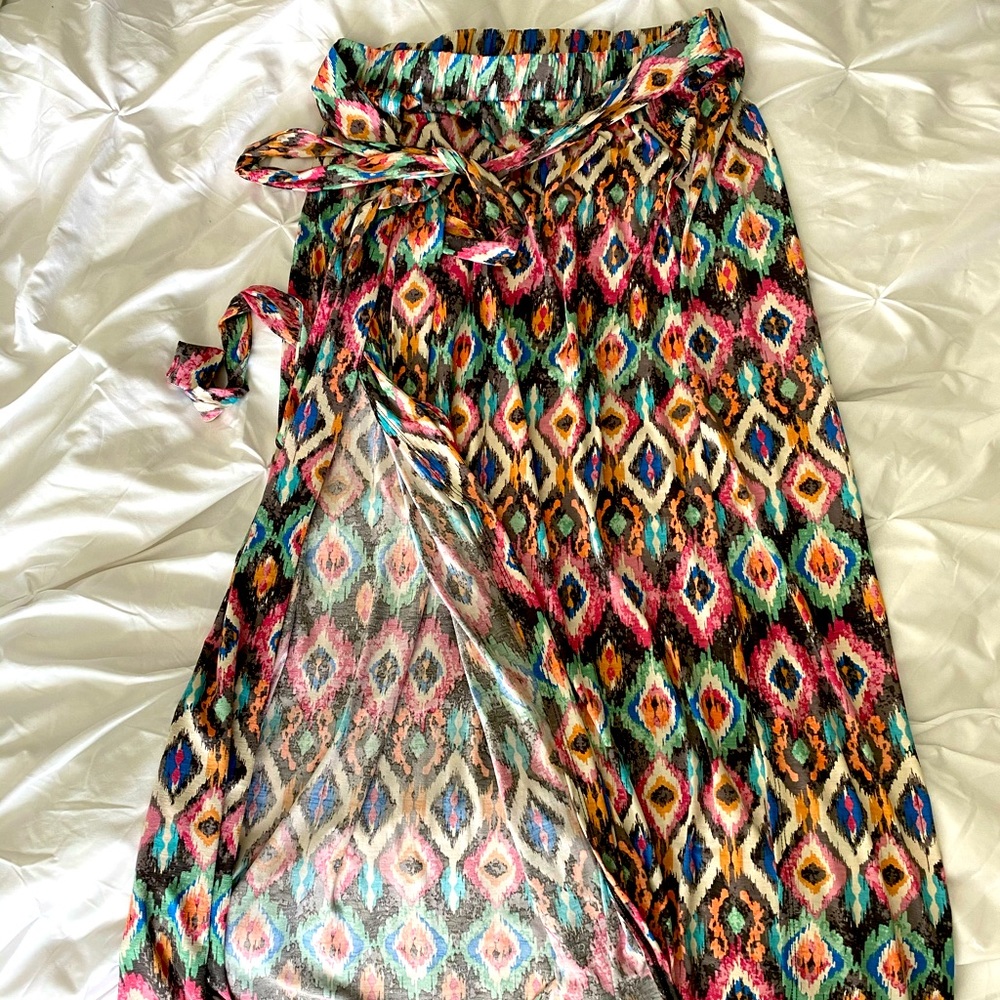 Super cute, maxi wrap with tie at waist